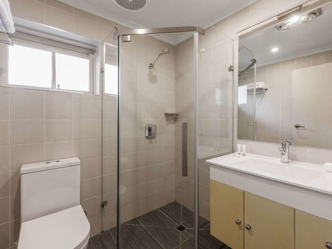 Quality Hotel Melbourne Airport - Phillip Island Accommodation 12