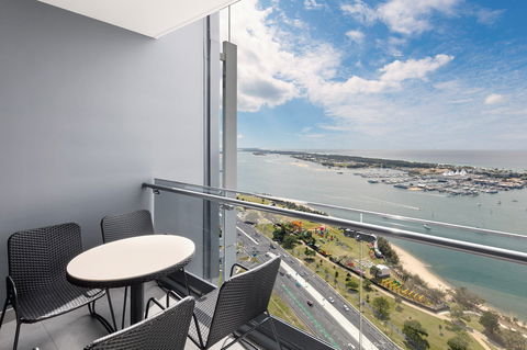 Meriton Suites Southport - Phillip Island Accommodation 0