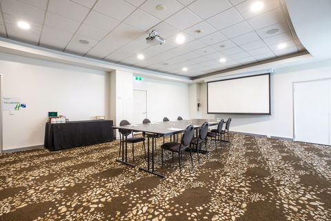 Holiday Inn Melbourne Airport - Phillip Island Accommodation 8