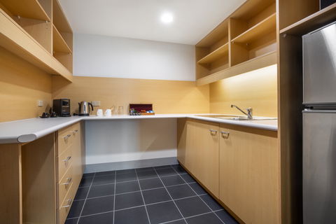 Holiday Inn Melbourne Airport - Phillip Island Accommodation 13