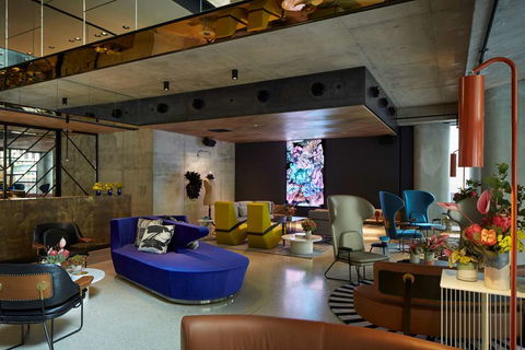 QT Melbourne - Phillip Island Accommodation 1