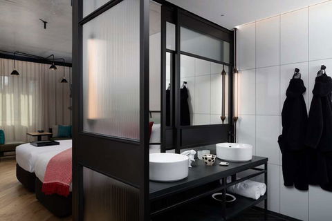 QT Melbourne - Phillip Island Accommodation 6