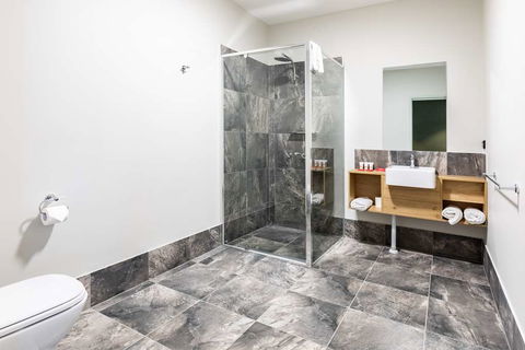 Nightcap at Commercial Hotel - Phillip Island Accommodation 2