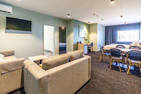 Nightcap at Commercial Hotel - Phillip Island Accommodation 4