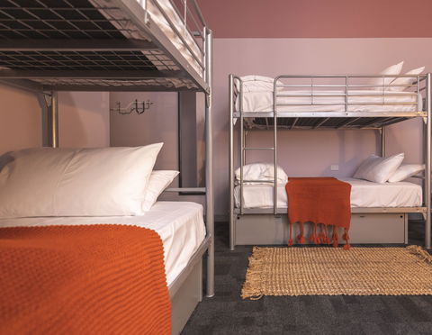 United Backpackers - Phillip Island Accommodation 5