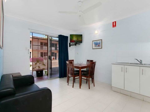 Cairns City Palms - Phillip Island Accommodation 0