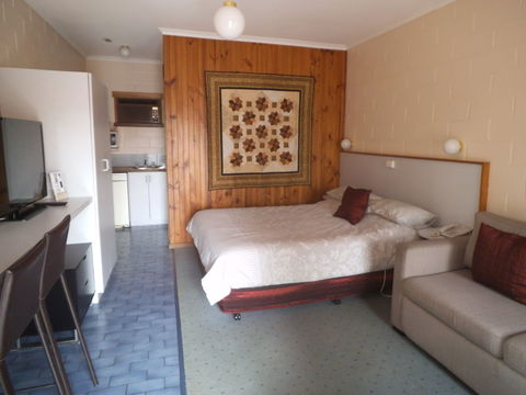 Yarragon Motel - Phillip Island Accommodation 0