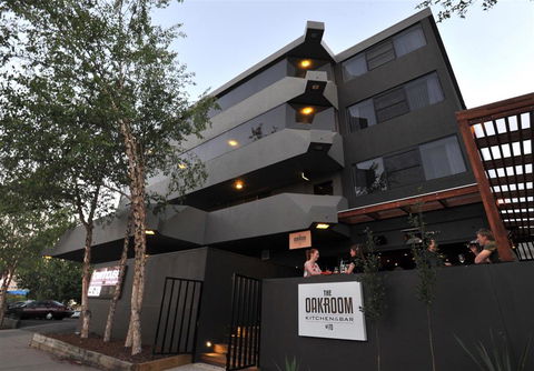 Townhouse Hotel, Wagga - Phillip Island Accommodation 1