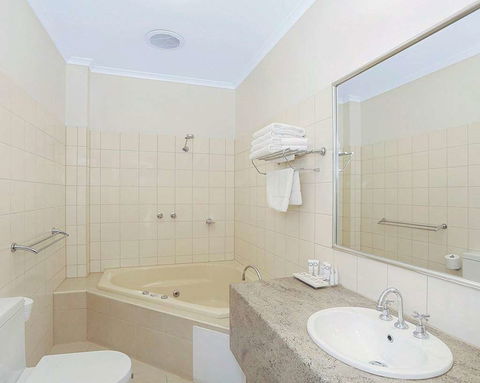 Quality Inn & Suites Menzies - Phillip Island Accommodation 6