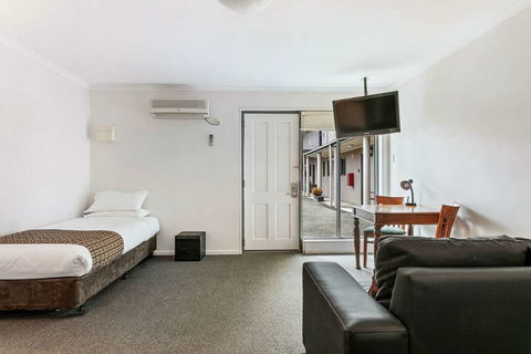 Quality Inn & Suites Menzies - Phillip Island Accommodation 14
