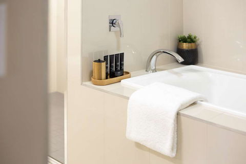 H on Smith Hotel - Phillip Island Accommodation 3