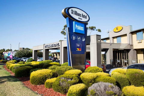 Nightcap at St Albans Hotel - Phillip Island Accommodation 0