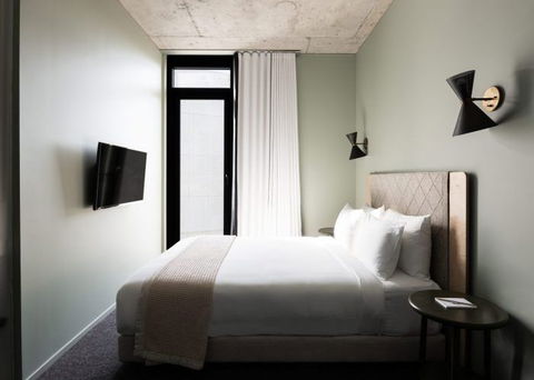 Alex Hotel, Perth - Phillip Island Accommodation 2