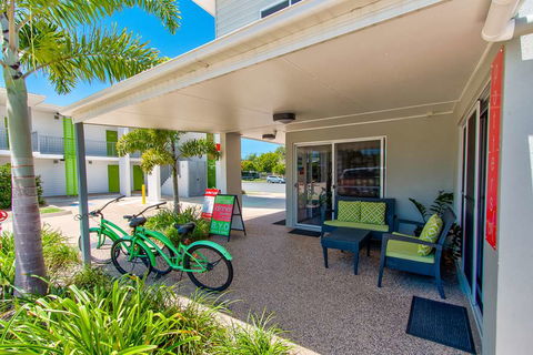 Mackay Oceanside Central Hotel - Phillip Island Accommodation 1