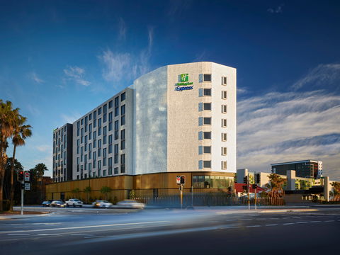 Holiday Inn Express Sydney Airport - Phillip Island Accommodation 2