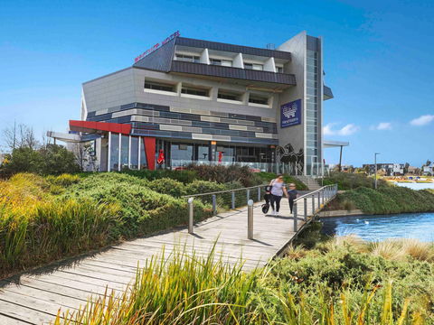 Mercure Melbourne Caroline Springs - Phillip Island Accommodation 1
