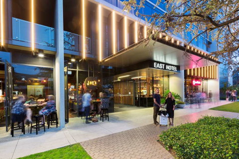 East Hotel - Phillip Island Accommodation 1