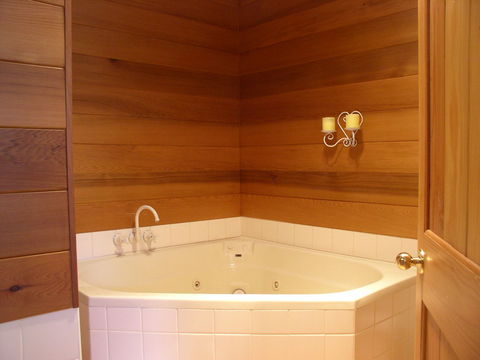 Kemeys Mountain Hideaway - Phillip Island Accommodation 2