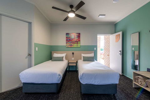 Nightcap at Waterfront Hotel - Phillip Island Accommodation 2