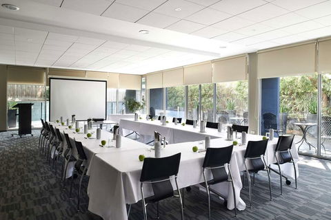 Punthill Knox - Phillip Island Accommodation 7