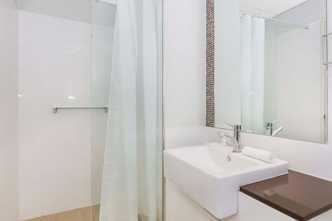 Astra Apartments Perth - Phillip Island Accommodation 4