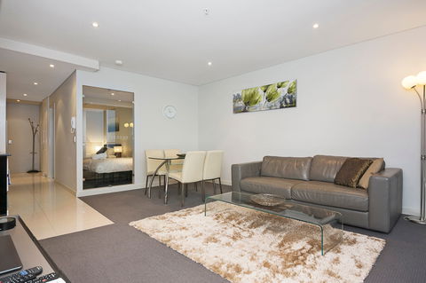 Astra Apartments Perth - Phillip Island Accommodation 6