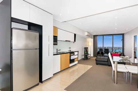 Astra Apartments Perth - Phillip Island Accommodation 17