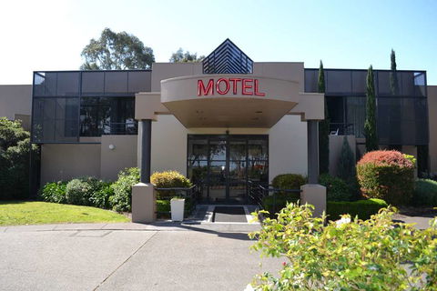 Dingley International Hotel - Phillip Island Accommodation 0