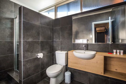 Monash Hotel - Phillip Island Accommodation 4