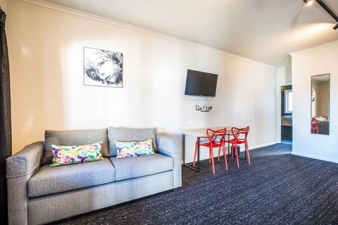 Monash Hotel - Phillip Island Accommodation 15