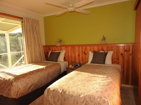 Golden Heritage Motor Inn & Cottages - Phillip Island Accommodation 8