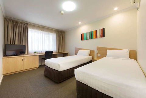 Ramada Encore by Wyndham Belconnen - Phillip Island Accommodation 1