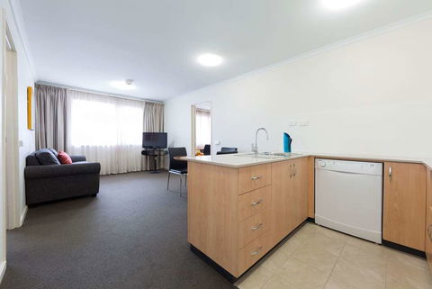 Ramada Encore by Wyndham Belconnen - Phillip Island Accommodation 2