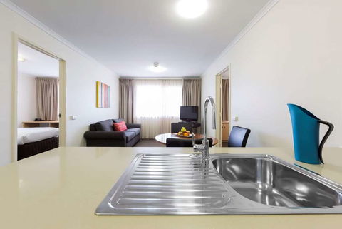 Ramada Encore by Wyndham Belconnen - Phillip Island Accommodation 3
