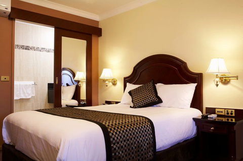 Albury Georgian - Phillip Island Accommodation 2