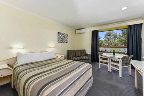 William Macintosh Motor Lodge - Phillip Island Accommodation 1
