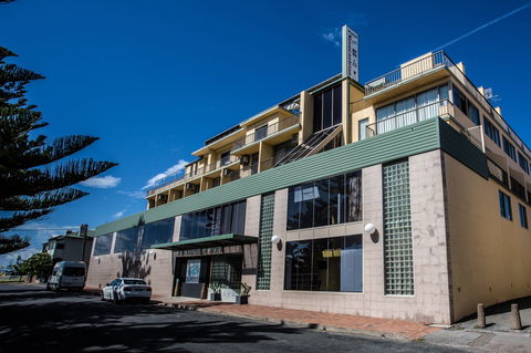 Alloggio Newcastle Beach Hotel - Phillip Island Accommodation 0
