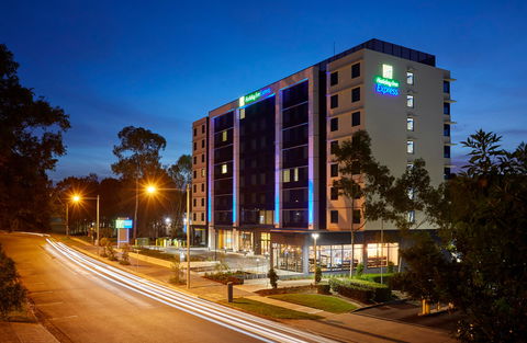 Holiday Inn Express Sydney Macquarie Pk - Phillip Island Accommodation 0