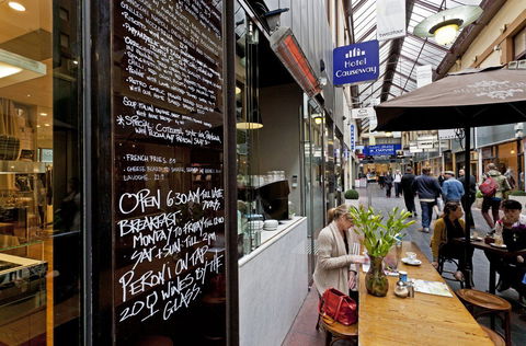 Hotel Causeway - Phillip Island Accommodation 0