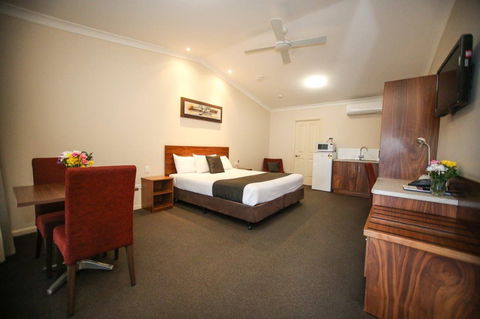 Roma Explorers Inn - Phillip Island Accommodation 2