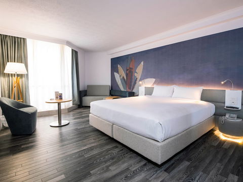 Novotel Surfers Paradise - Phillip Island Accommodation 2