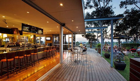 Nightcap at Shoppingtown Hotel - Phillip Island Accommodation 1