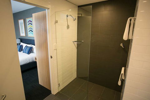 Alpha Hotel Eastern Creek - Phillip Island Accommodation 1