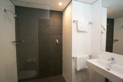 Alpha Hotel Eastern Creek - Phillip Island Accommodation 6