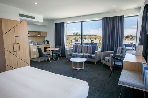 Alpha Hotel Eastern Creek - Phillip Island Accommodation 14