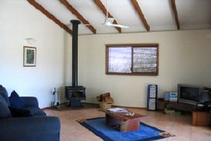 Hillcrest Mountain View Retreat - Phillip Island Accommodation 8