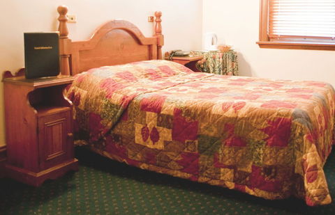 O'Malleys Hotel - Phillip Island Accommodation 1