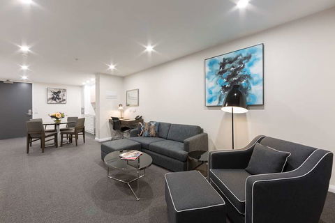 Avenue Hotel Canberra - Phillip Island Accommodation 5