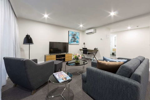 Avenue Hotel Canberra - Phillip Island Accommodation 9