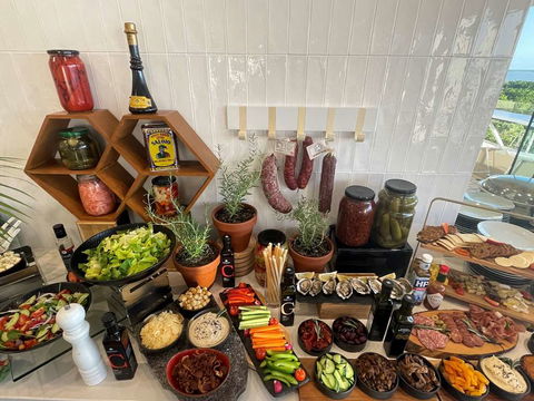 Hilton Cairns - Phillip Island Accommodation 17